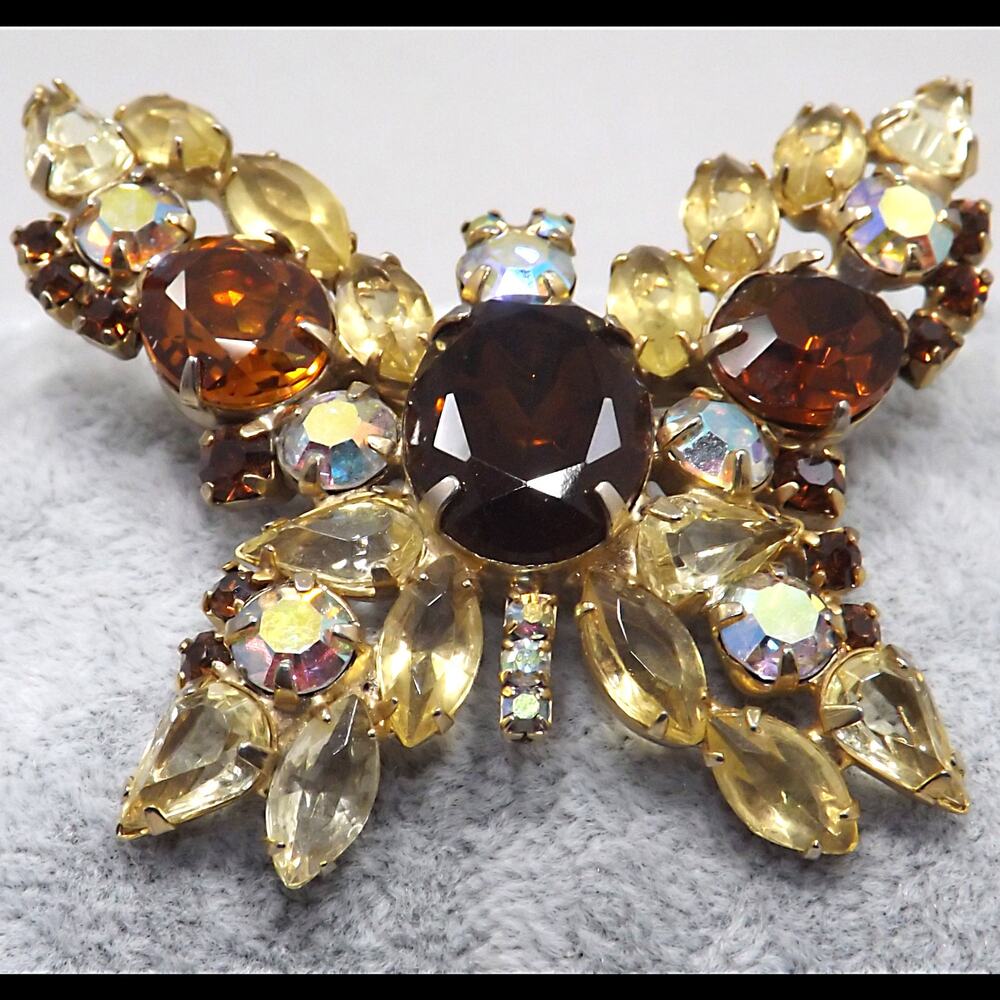 Vintage Butterfly Brooch D & E Juliana Style Rootbeer Rhinestones, Gold Plated